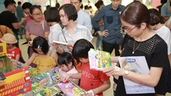 MC Minh Trang ra mắt dự án bồi đắp tình yêu sách