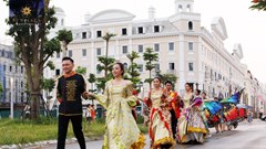 Bích Phương và bikini show “bỏ bùa” khán giả Hạ Long tại Sun Dance Festival