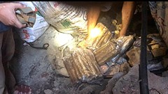 Sử dụng vật liệu nổ khai thác vàng trái phép