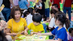 Đến Vincom “Trải nghiệm hè khác biệt - Rực rỡ sắc cầu vồng” nhân dịp 1.6