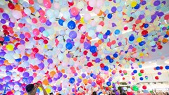 “Cơn mưa cầu vồng” bắt đầu mùa hè rực rỡ cho các em nhỏ tại Vincom