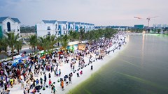 Vingourp "thắp sáng" hồ Vinhomes Ocean Park bằng dàn sao khủng showbiz