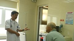 Thêm một du khách nước ngoài được cấp cứu tán sỏi thận thành công