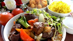 Trổ tài làm cơm bò lúc lắc ngon như ngoài hàng