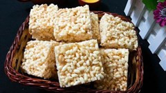 Cốm gạo - Vùng ký ức miền tuổi thơ, nay là đặc sản của người xa xứ