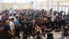 Vụ học sinh bị bỏ quên trên xe buýt dẫn đến tử vong:​​​​​​​ Họp báo ngắn, các câu hỏi đều bỏ ngỏ