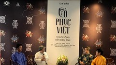 Chông gai như đưa cổ phục Việt vào điện ảnh