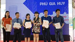 Bình Dương: Bàn giao giấy chứng nhận quyền sử dụng đất cho khách hàng