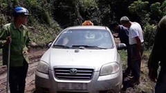 Bắt giữ ba đối tượng người nước ngoài giết người, cướp xe taxi