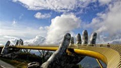 Bí kíp săn khoảnh khắc vi diệu ở Cầu Vàng