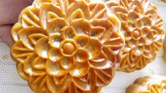 Cách chọn bánh Trung thu an toàn dịp Rằm tháng 8