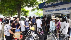 Hà Nội cấp thẻ miễn phí khi đi xe bus: Một chính sách​​​​​​​ phù hợp