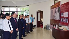 “Hành trình vươn tới những ước mơ- 50 năm thực hiện Di chúc của Chủ tịch Hồ Chí Minh”