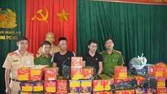Nghệ An: Bắt hai đối tượng vận chuyển trái phép 126 kg pháo