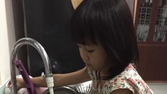 Ứng xử trong gia đình: Đừng biến con thành cây tầm gửi