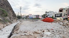 Dự án phù điêu “Lạc Long Quân - Âu Cơ” trên vách núi ở Bình Định:Sẽ xem xét trên nhiều yếu tố, cân nhắc thận trọng