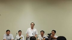 Vì sao bé 3 tuổi bị bỏ quên trên xe đưa đón học sinh được cứu sống an toàn?