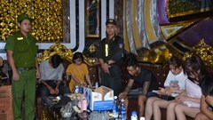 Quảng Nam: Đột kích quán karaoke, bắt quả tang  32 đối tượng dương tính với ma túy