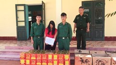 Dùng xe bò chuyển gần 150 kg pháo về quê cho người thân