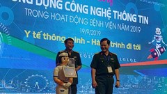 Bệnh viện đầu tiên cả nước ứng dụng nhiều loại robot phục vụ bệnh nhân
