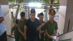 Bắt giam bác sĩ hiếp dâm và hành hung nữ đồng nghiệp