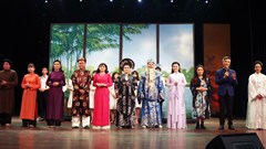 “Trăm năm nguồn cội” và suất diễn cuối đầy xúc động