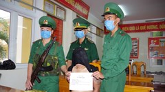 Quảng Bình: Bắt quả tang 3 đối tượng vận chuyển 1kg ma túy đá