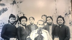 “Phụ nữ Việt Nam trong sự nghiệp giải phóng dân tộc”: Đến đây để nhớ thương đồng đội”