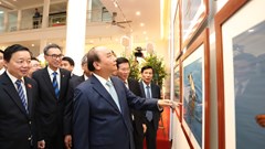 Thủ tướng Nguyễn Xuân Phúc dự khai mạc triển lãm “Khoảnh khắc thiên nhiên”