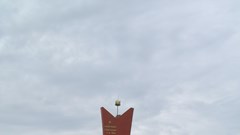 Dựng tượng đài Giao thông vận tải ở cầu Gianh