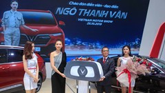 VinFast bàn giao xe Lux SA2.0 giá 1,7 tỉ đồng cho đại sứ thương hiệu Ngô Thanh Vân