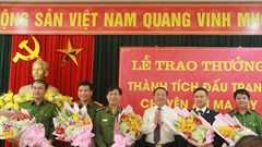 Tuyên dương lực lượng phá chuyên án 30 bánh heroin, 6.000 viên ma túy