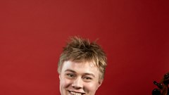 Tài năng trẻ Jonathan Swensen sẽ trình diễn cùng Dàn nhạc Giao hưởng Mặt Trời