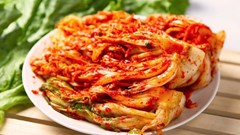 Đa số người dân Hàn Quốc tự muối kimchi thay vì mua sẵn