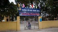 Sao lại nỡ đưa con em mình ra làm “con tin”?