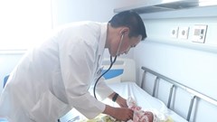 Cứu sống trẻ sơ sinh quốc tịch Lào nguy kịch khi vừa xuống sân bay Nội Bài