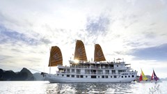 Chuyến đi đáng giá trên vịnh Hạ Long