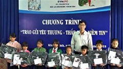 PC Khánh Hòa: Tặng 60 suất quà cho các hộ nghèo và học sinh nghèo học giỏi