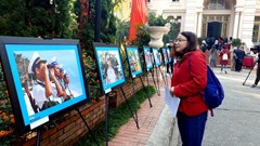 Ra mắt dự án Tủ sách Biển đảo quê hương