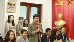 Các nhà vô địch bóng đá nam, nữ SEA Games cùng gia đình và ban huấn luyện nhận quà 1 năm bay miễn phí cùng Vietjet