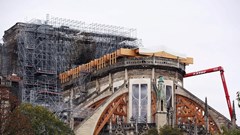 Pháp: Kiến trúc mái vòm của Nhà thờ Đức Bà bị đe dọa nghiêm trọng