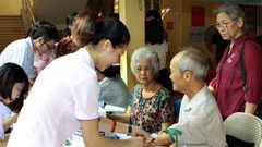 Chăm sóc người cao tuổi còn nhiều khoảng trống