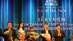 Nhà hát Kịch Hà Nội kỷ niệm 60 năm thành lập và đón nhận Huân chương Lao động hạng Ba