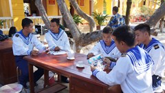 Những cánh thư học trò ở lại với Trường Sa