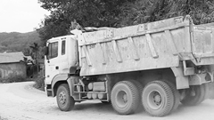 Tỉnh lộ 629 bị “băm nát” vì công trình hồ Đồng Mít