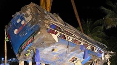 Phú Yên: Lật xe khách, 26 người bị thương
