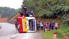 Thái Nguyên: Xe buýt đi ẩu gặp nạn trong ngày cuối dịp nghỉ Tết