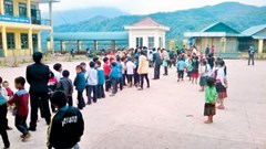 Điện Biên: 34 trẻ bị ho, sốt  sau khi tiếp xúc với bố mẹ trở về từ Trung Quốc