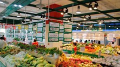 Thực phẩm, rau xanh dồi dào, đáp ứng nhu cầu người tiêu dùng