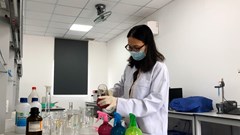 Một giảng viên nghiên cứu thành công dung dịch rửa tay sát khuẩn phòng ngừa virus corona